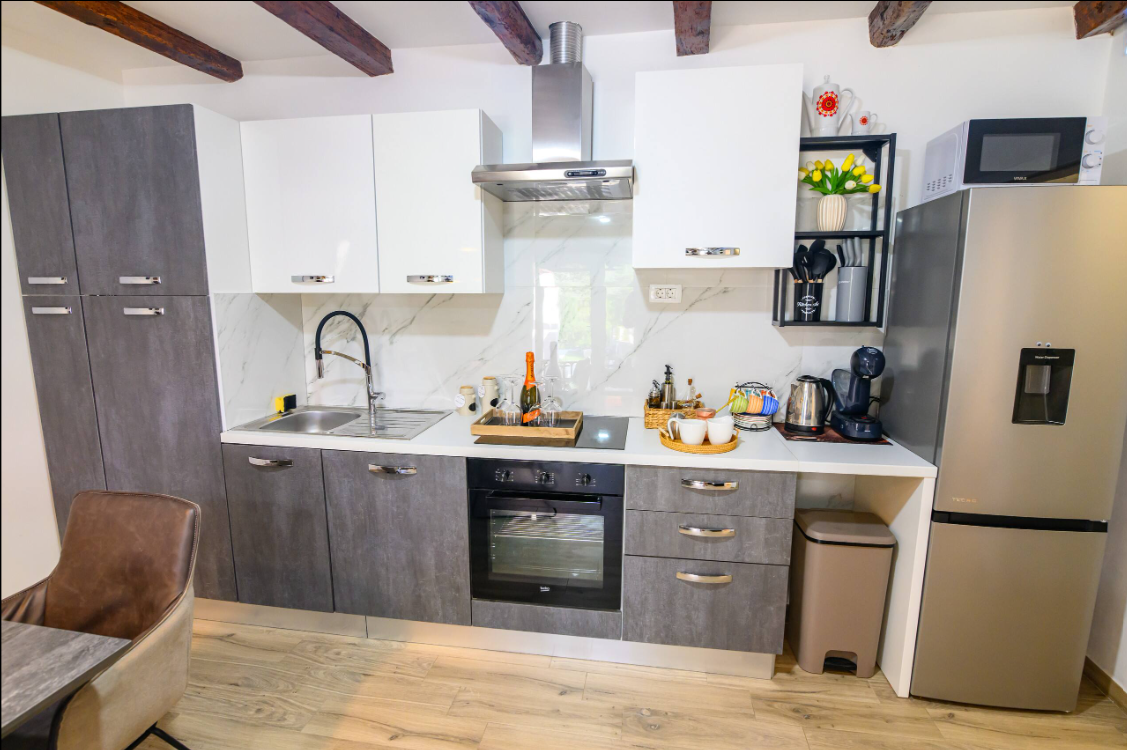 Kitchen and living area at Kameni Dvori
